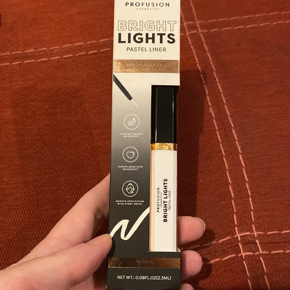 🆕PROFUSION: Bright Lights Pastel Eyeliner- White FULL SIZE